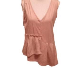 𝅺LOVE Scarlett Asymmetric Top Medium  NWT